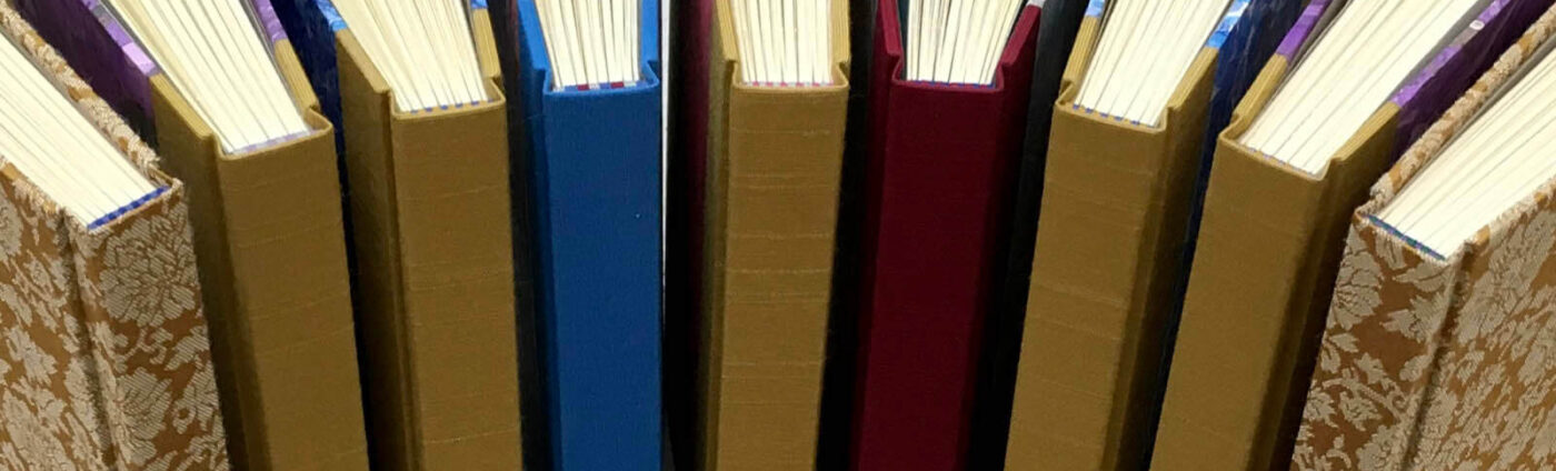 Full-Cloth Case Bindings Online with Suzanne Glemot - row of books